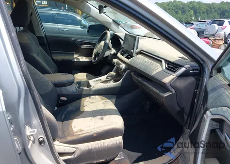 2022 Toyota Rav4 Xle z USA, uszkodzony, nr VIN 2T3P1RFV0NW268861